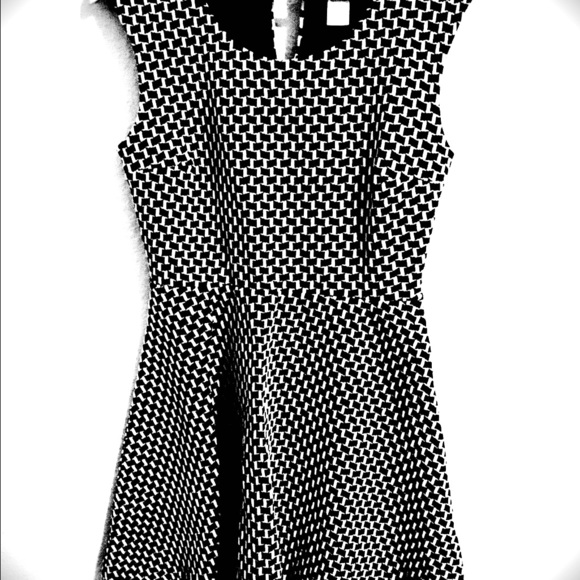 Candie’s Dress - Picture 1 of 2